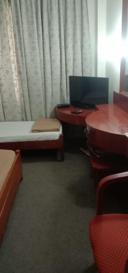 Hotel Goutham Manor Ченай Екстериор снимка